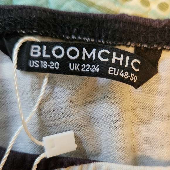 NEW Comfy Off-shoulder B&W Striped Onesie Romper PLUS Size 18-20 / XL-1X - Picture 3 of 3